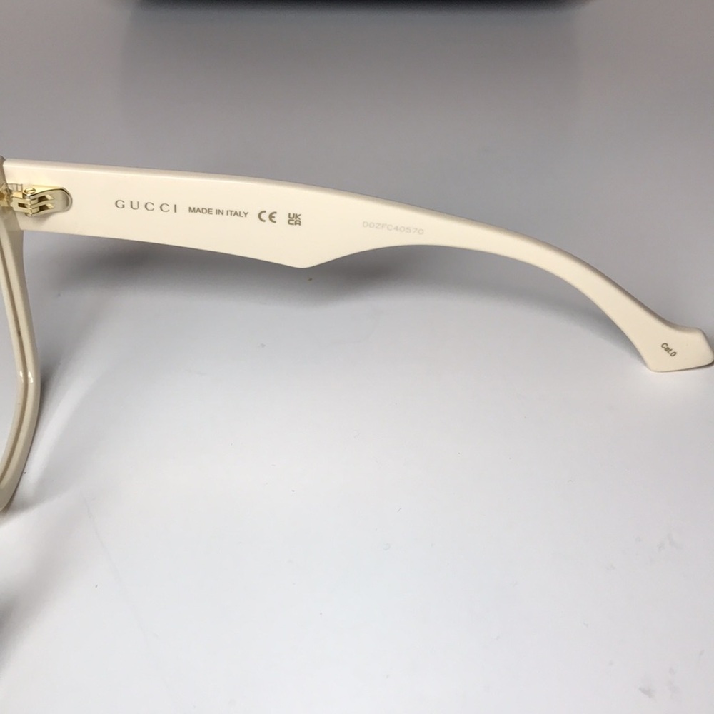 Gucci GG1424s Cream Crystal-Embellished Women's Glasses - Picture 11 of 12